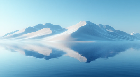 平静湖水与沙丘